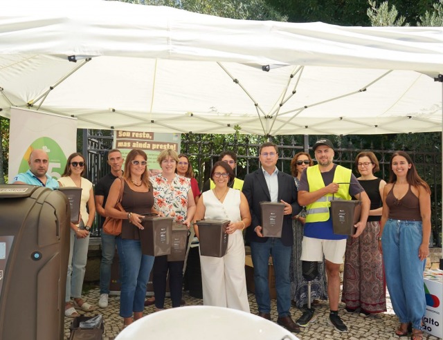 Recolha seletiva de biorresíduos alimentares por contentores de proximidade apresentada em Tondela